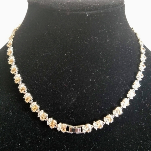 Pink Clear Rhinestones Necklace and Earring Set - Picture 6 of 8